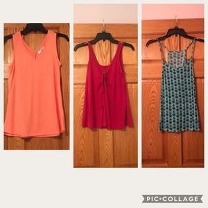 🎉 Selling THREE Small Size Tank Tops Together! 🎉